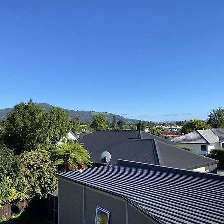 Spacious Retreat With Mountain View Rotorua Luaran gambar