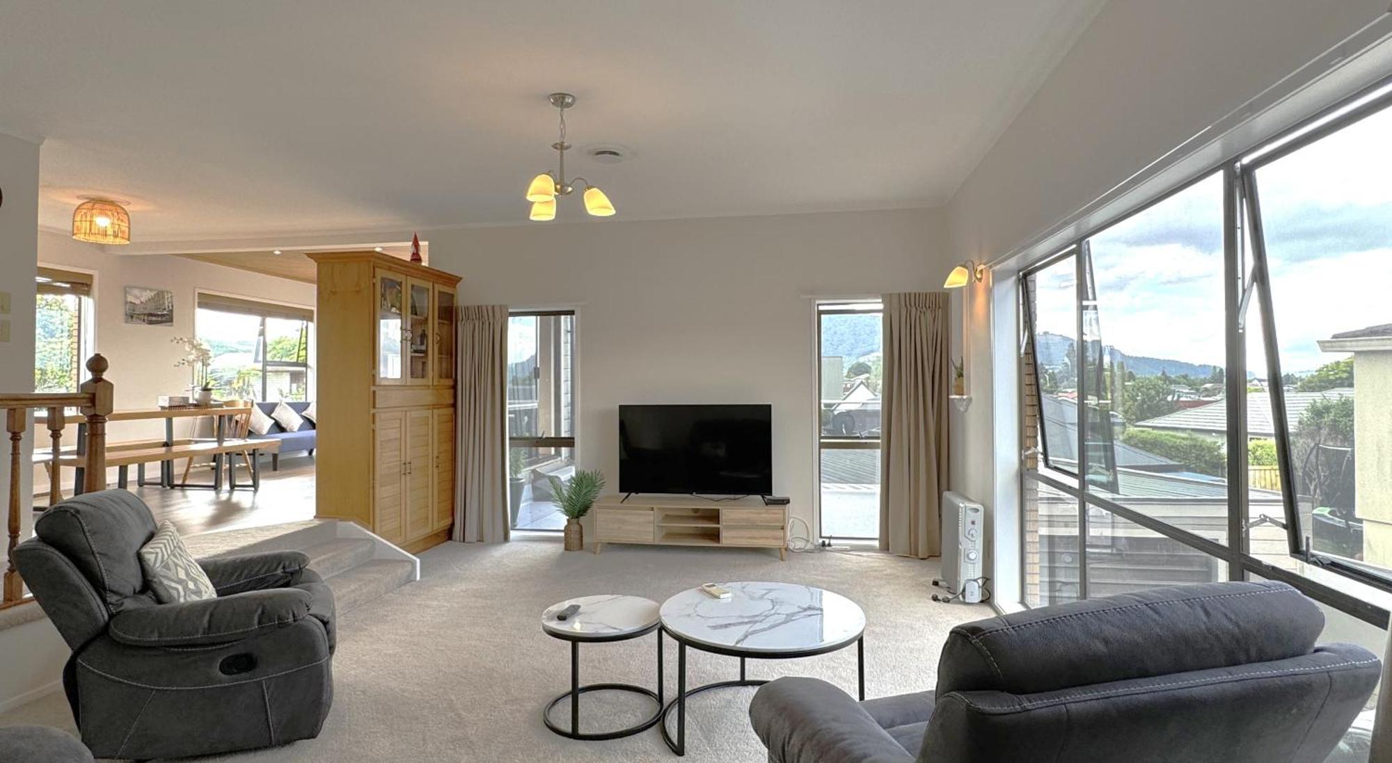 Spacious Retreat With Mountain View Rotorua Luaran gambar